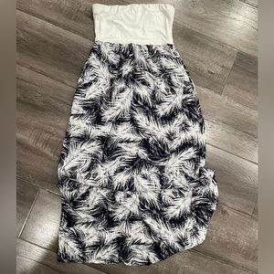 Splendid strapless palm fronds print maxi dress with side pockets . White/navy